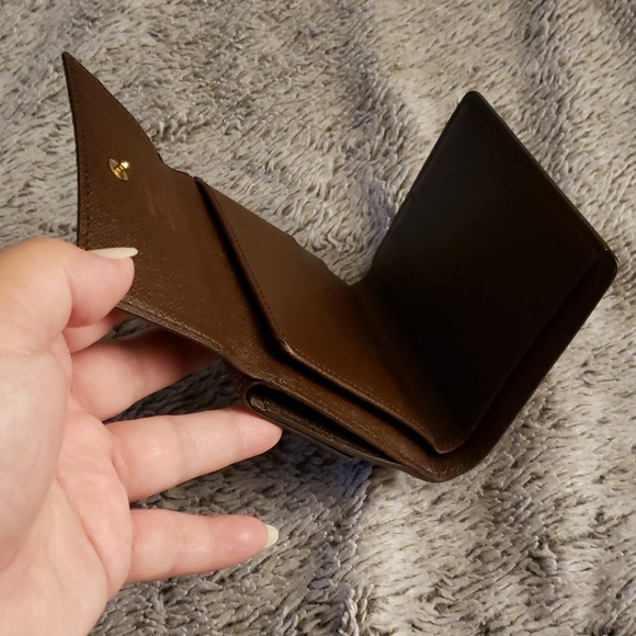 Louis Vuitton Wallet - Picture 4 of 16